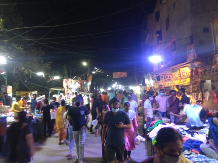 sunday market delhi
