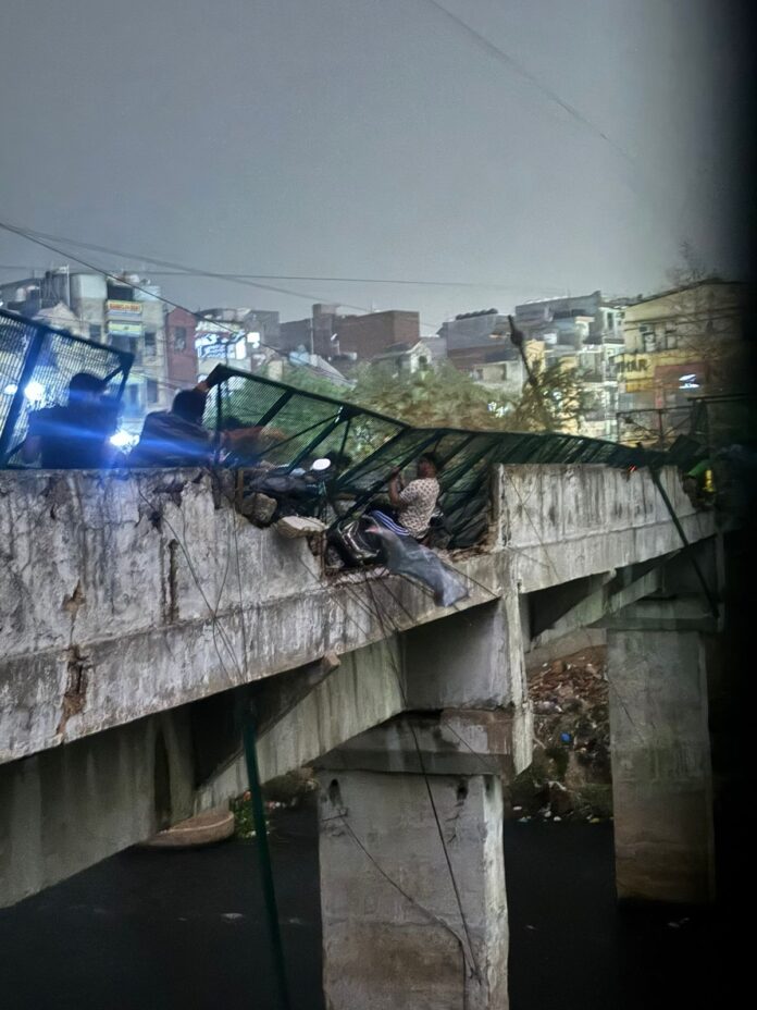 Mukherjee Nagar Bridge